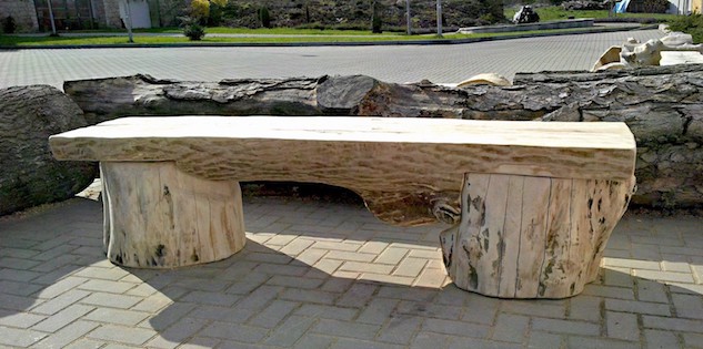 lavice ze dřeva